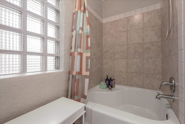 3009 Livingston Road, Tallahassee, FL 32303