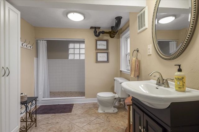 3009 Livingston Road, Tallahassee, FL 32303