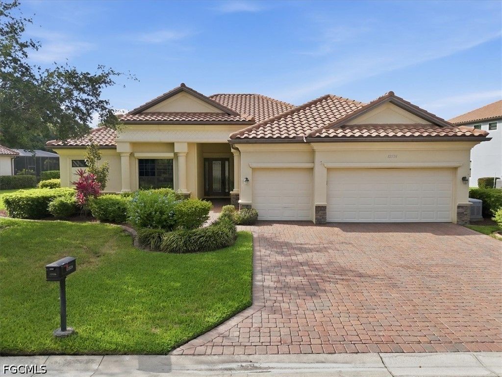 12526 Fairmont DR, Fort Myers, FL 33913