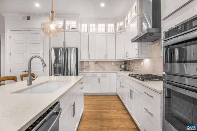 2744 LOCKERBIE LN, Keswick, VA 22947