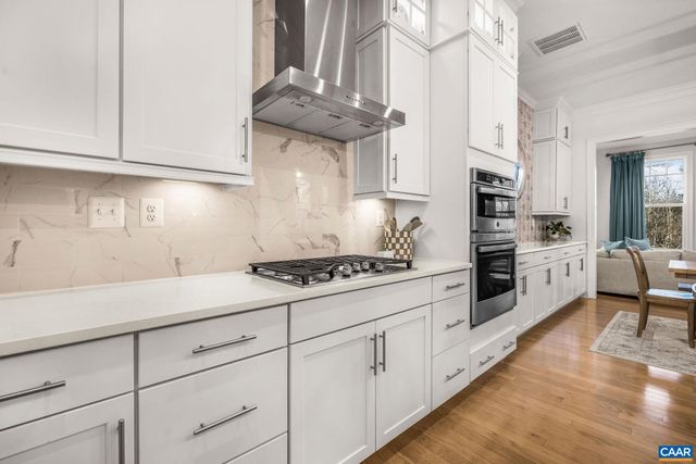 2744 LOCKERBIE LN, Keswick, VA 22947