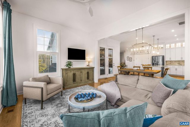 2744 LOCKERBIE LN, Keswick, VA 22947