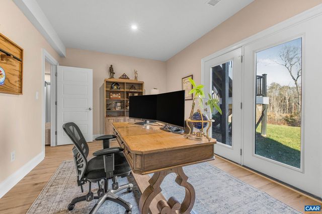 2744 LOCKERBIE LN, Keswick, VA 22947