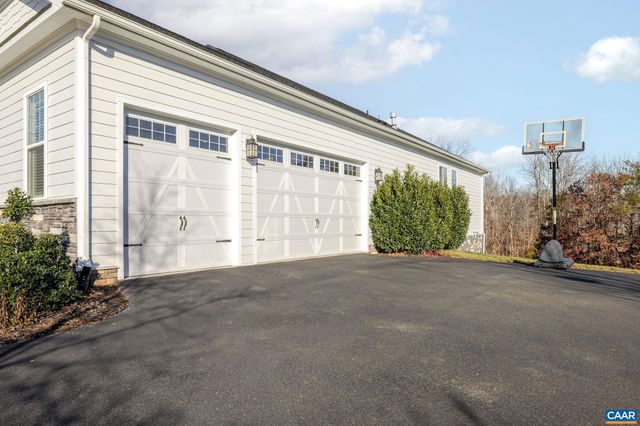 2744 LOCKERBIE LN, Keswick, VA 22947