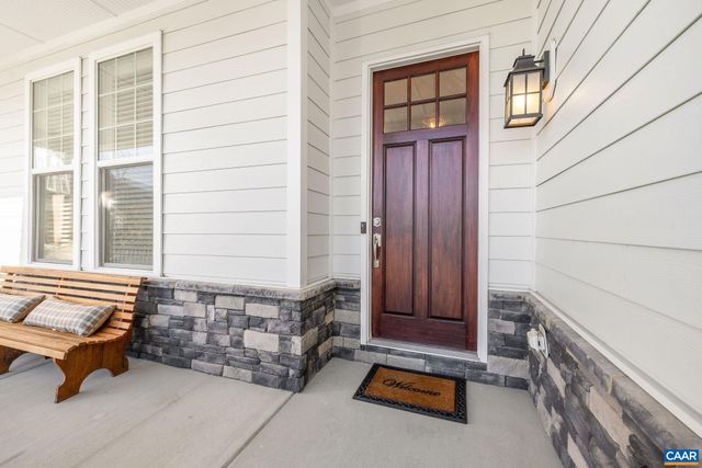 2744 LOCKERBIE LN, Keswick, VA 22947