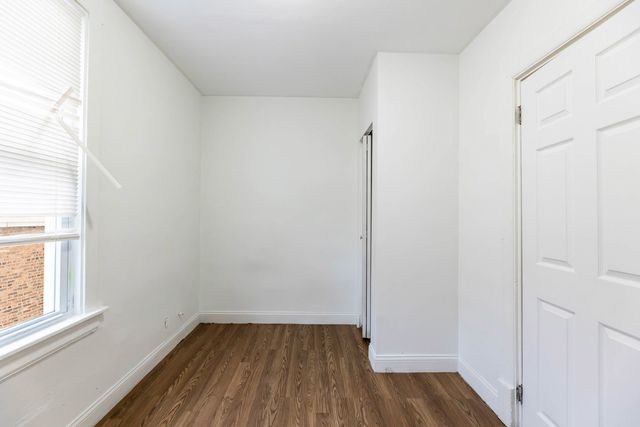 8632 S Escanaba Avenue, Chicago, IL 60617