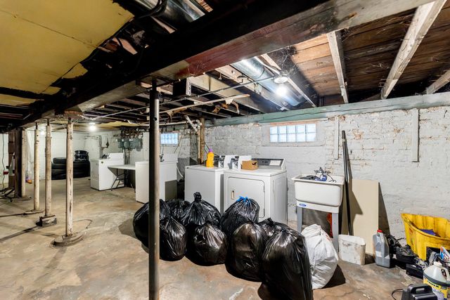 8632 S Escanaba Avenue, Chicago, IL 60617