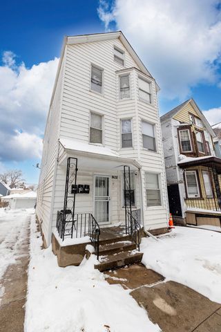 8632 S Escanaba Avenue, Chicago, IL 60617
