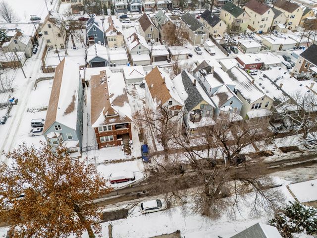 8632 S Escanaba Avenue, Chicago, IL 60617