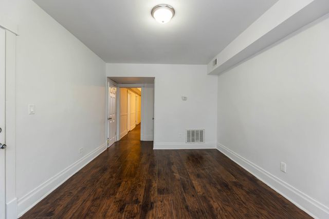 8632 S Escanaba Avenue, Chicago, IL 60617