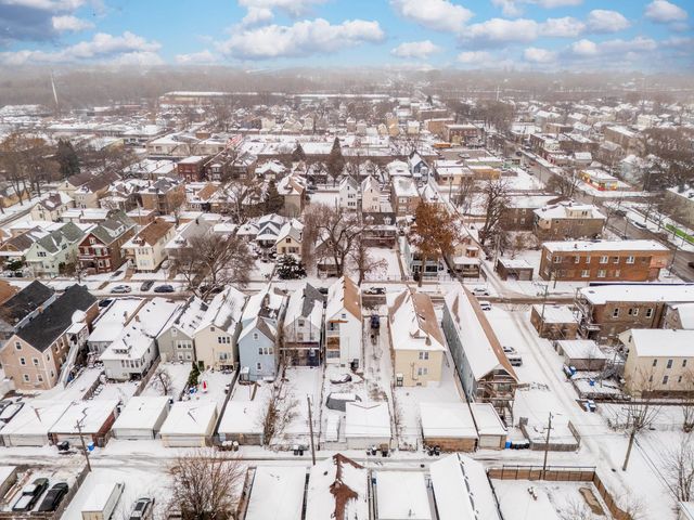 8632 S Escanaba Avenue, Chicago, IL 60617