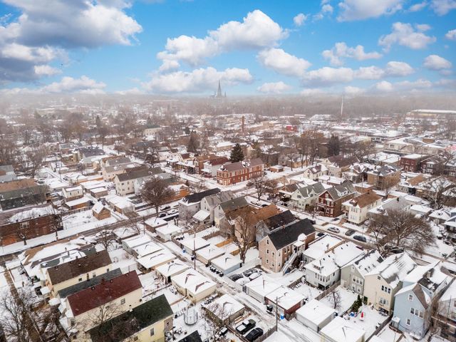 8632 S Escanaba Avenue, Chicago, IL 60617