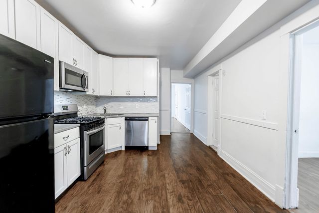 8632 S Escanaba Avenue, Chicago, IL 60617