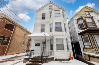 8632 S Escanaba Avenue, Chicago, IL 60617