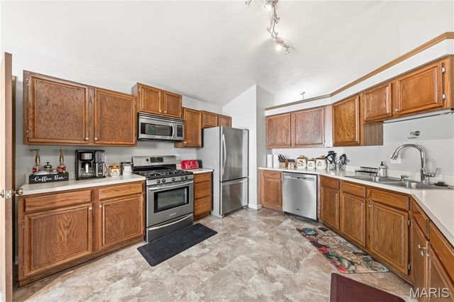 118 Walnut Hill Drive, St Charles, MO 63304