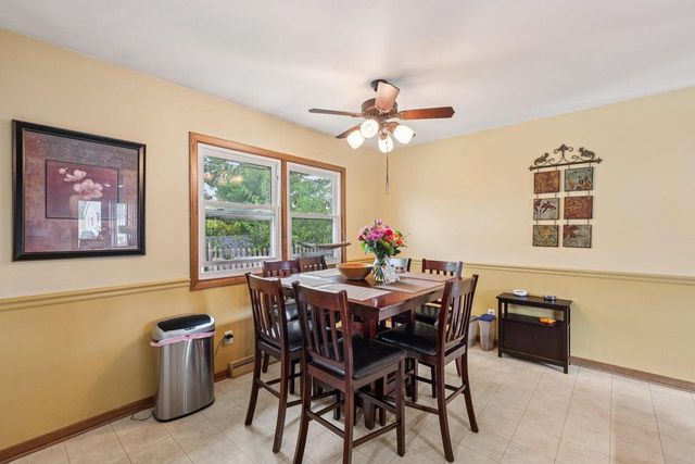 8526 W Hayes PLACE, West Allis, WI 53227