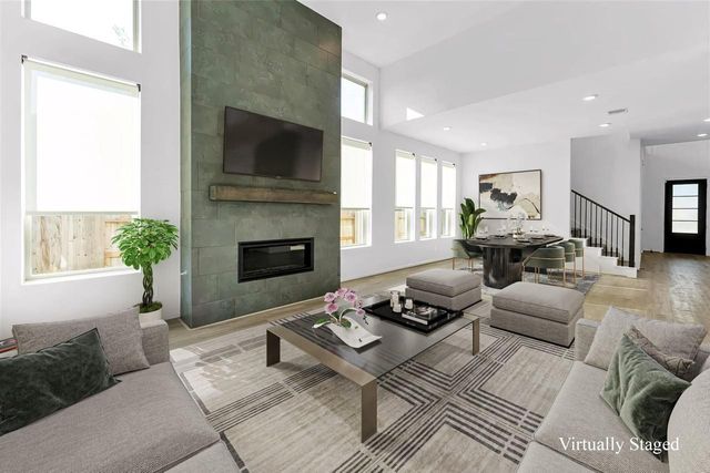 608 Cypress Bay Lane, Pinehurst, TX 77362