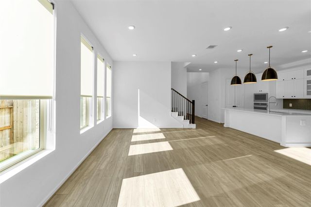 608 Cypress Bay Lane, Pinehurst, TX 77362