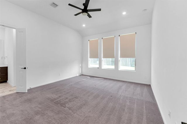 608 Cypress Bay Lane, Pinehurst, TX 77362