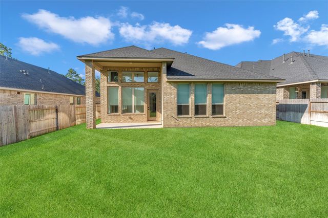 608 Cypress Bay Lane, Pinehurst, TX 77362