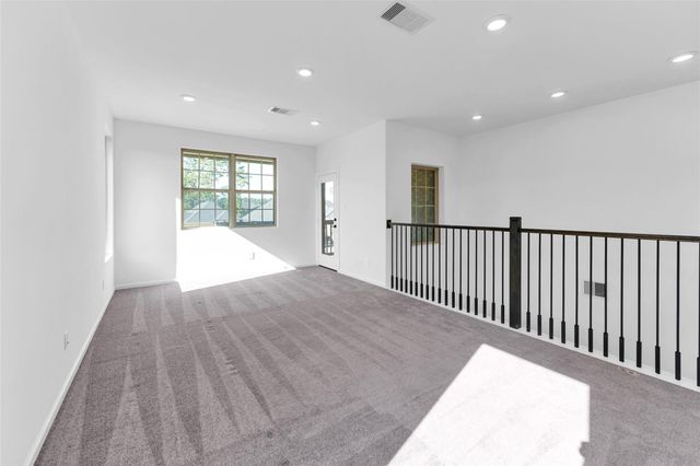 608 Cypress Bay Lane, Pinehurst, TX 77362