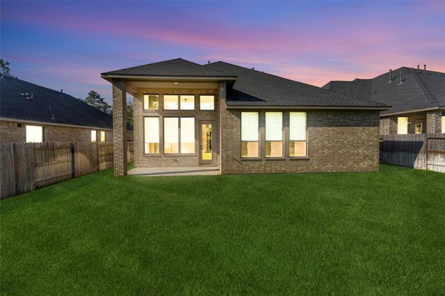 608 Cypress Bay Lane, Pinehurst, TX 77362