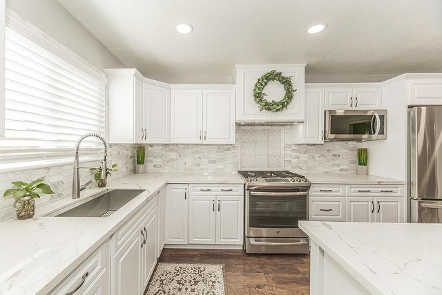 5915 E El Monte Way, Fresno, CA 93727