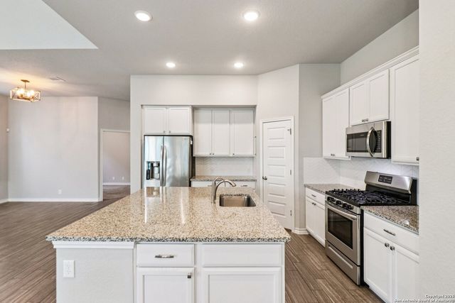 10208 High Noon Dr, San Antonio, TX 78254