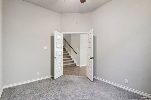 10208 High Noon Dr, San Antonio, TX 78254