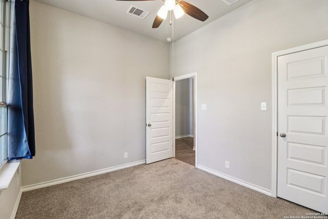 10208 High Noon Dr, San Antonio, TX 78254