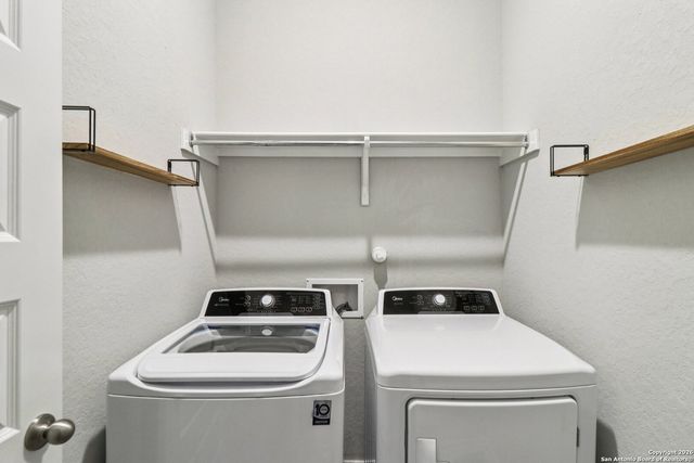 10208 High Noon Dr, San Antonio, TX 78254