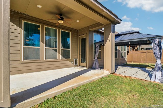 10208 High Noon Dr, San Antonio, TX 78254