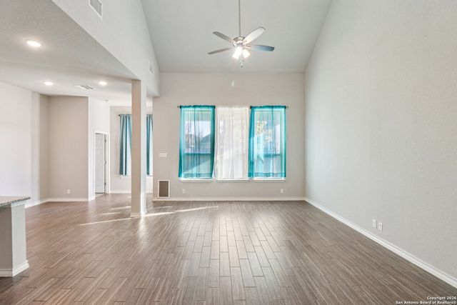 10208 High Noon Dr, San Antonio, TX 78254