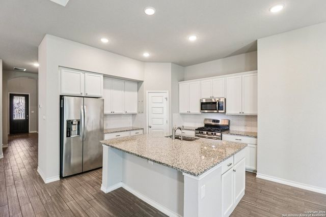 10208 High Noon Dr, San Antonio, TX 78254