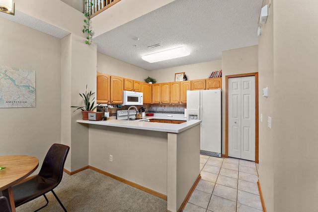 1610 Woodlynn Avenue 3, Maplewood, MN 55109