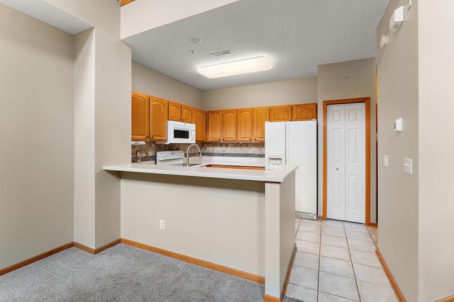 1610 Woodlynn Avenue 3, Maplewood, MN 55109