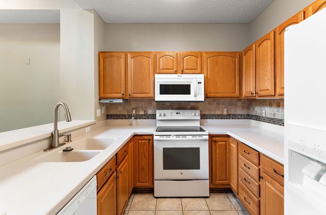 1610 Woodlynn Avenue 3, Maplewood, MN 55109
