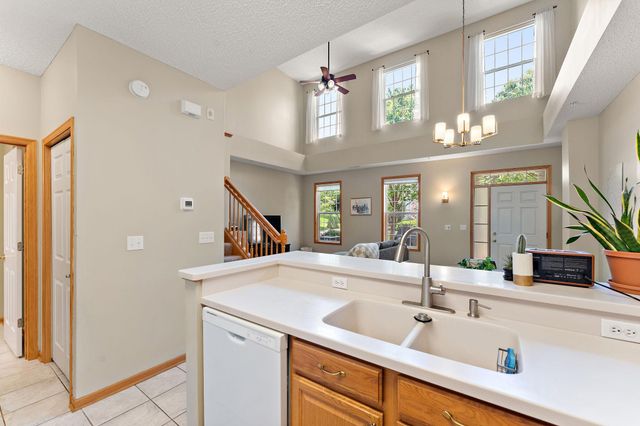 1610 Woodlynn Avenue 3, Maplewood, MN 55109