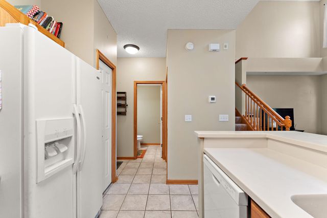 1610 Woodlynn Avenue 3, Maplewood, MN 55109