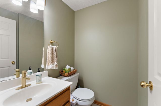 1610 Woodlynn Avenue 3, Maplewood, MN 55109