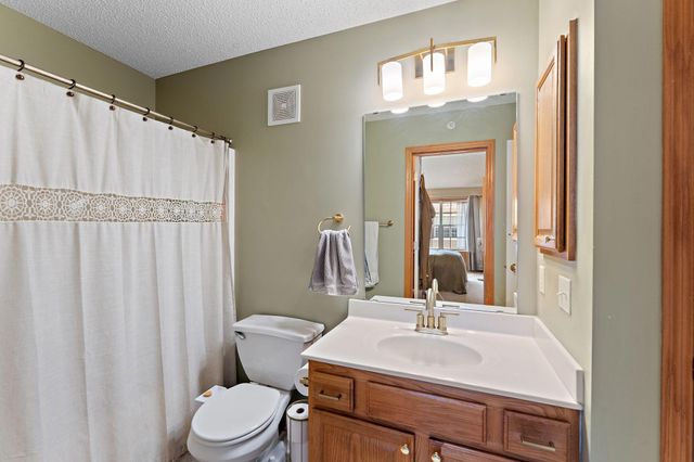 1610 Woodlynn Avenue 3, Maplewood, MN 55109