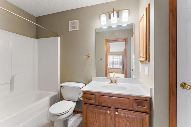 1610 Woodlynn Avenue 3, Maplewood, MN 55109