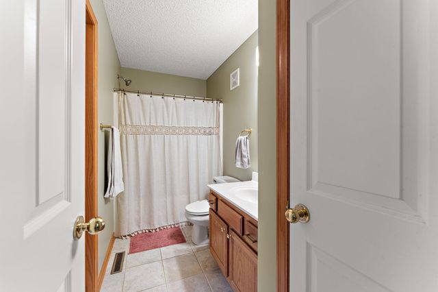 1610 Woodlynn Avenue 3, Maplewood, MN 55109