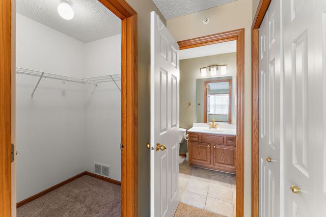 1610 Woodlynn Avenue 3, Maplewood, MN 55109