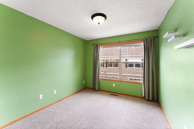 1610 Woodlynn Avenue 3, Maplewood, MN 55109
