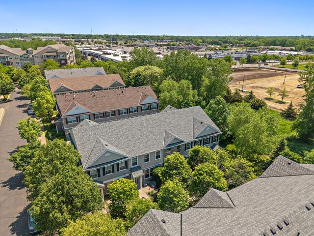 1610 Woodlynn Avenue 3, Maplewood, MN 55109