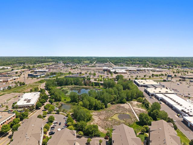 1610 Woodlynn Avenue 3, Maplewood, MN 55109