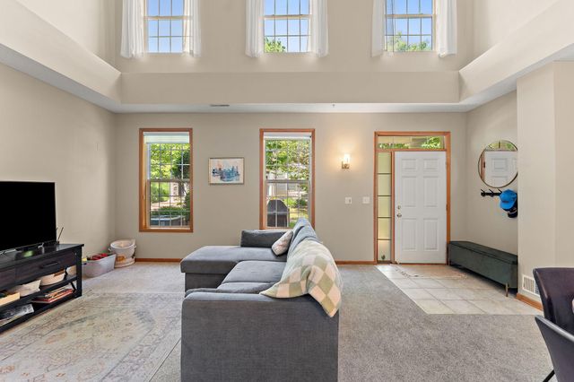 1610 Woodlynn Avenue 3, Maplewood, MN 55109