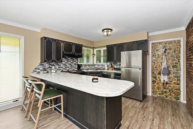 19 Horseshoe Bend Rd, Leoma, TN 38468