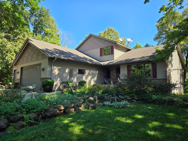 17500 Blackbird Trail, Hastings, MN 55033